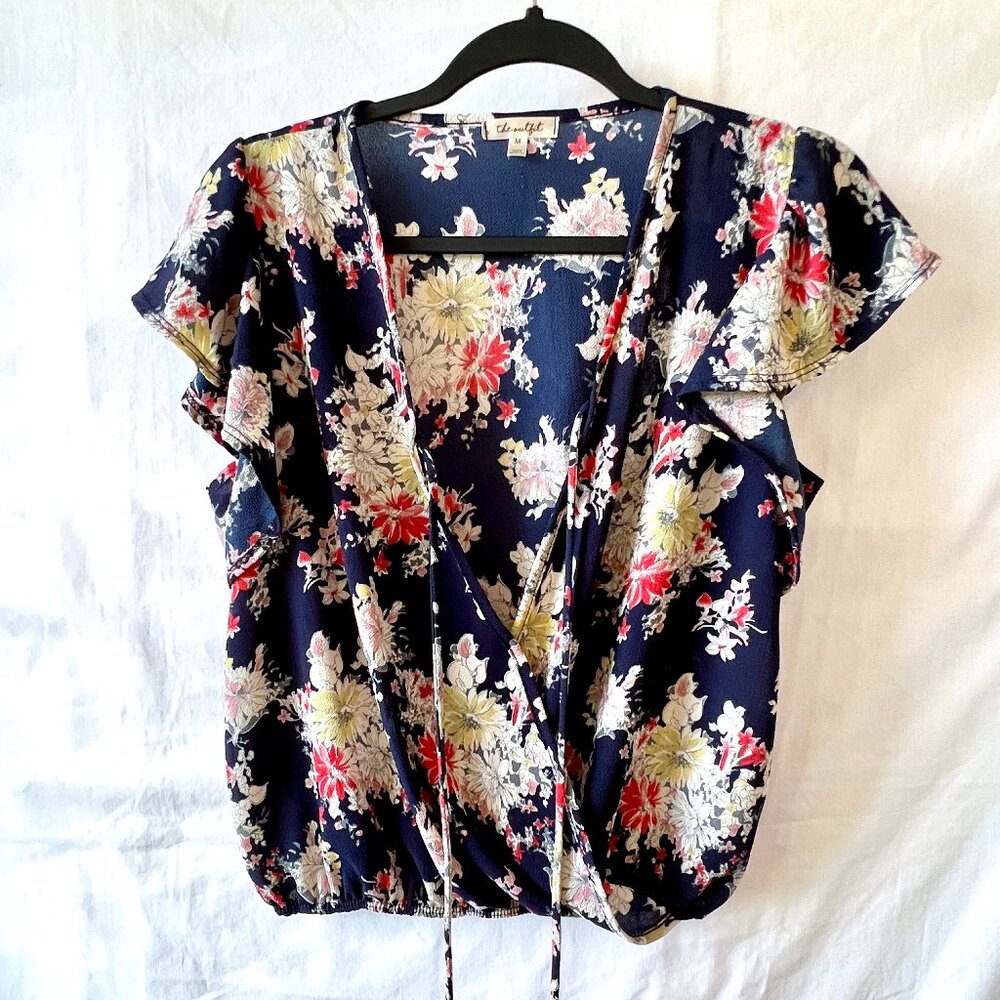 The Outfit Peasant Top, Flutter Short Sleeve, Navy, Floral, Size Medium